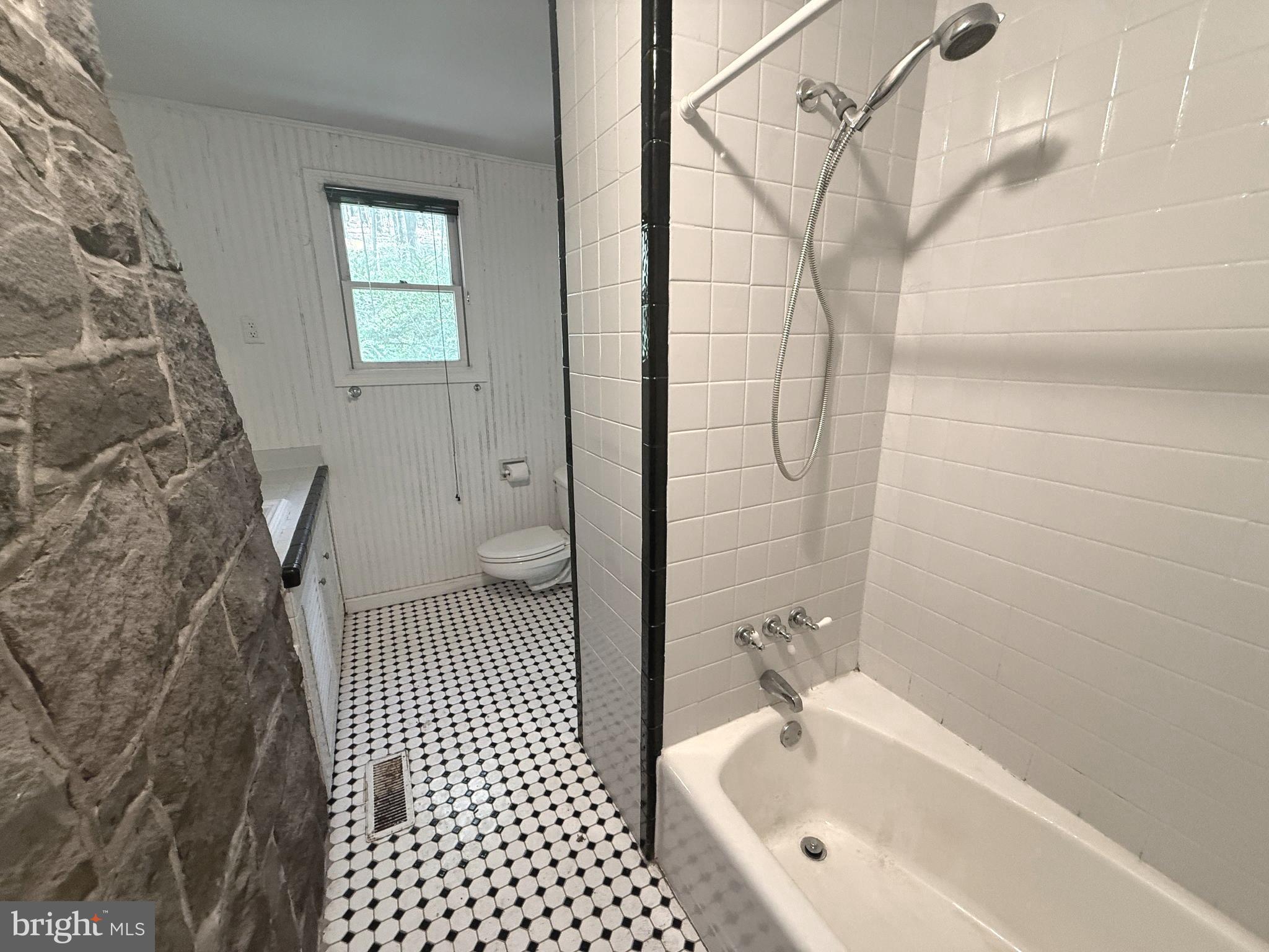 7126 UPPER YORK ROAD
