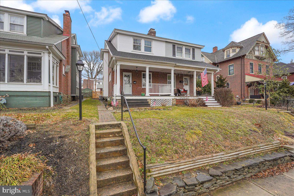 105 E 6th St