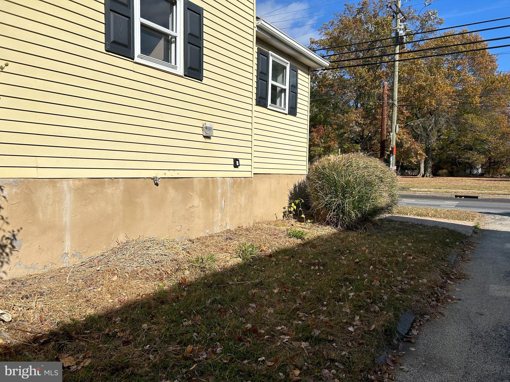 1027 FAIRVIEW RD