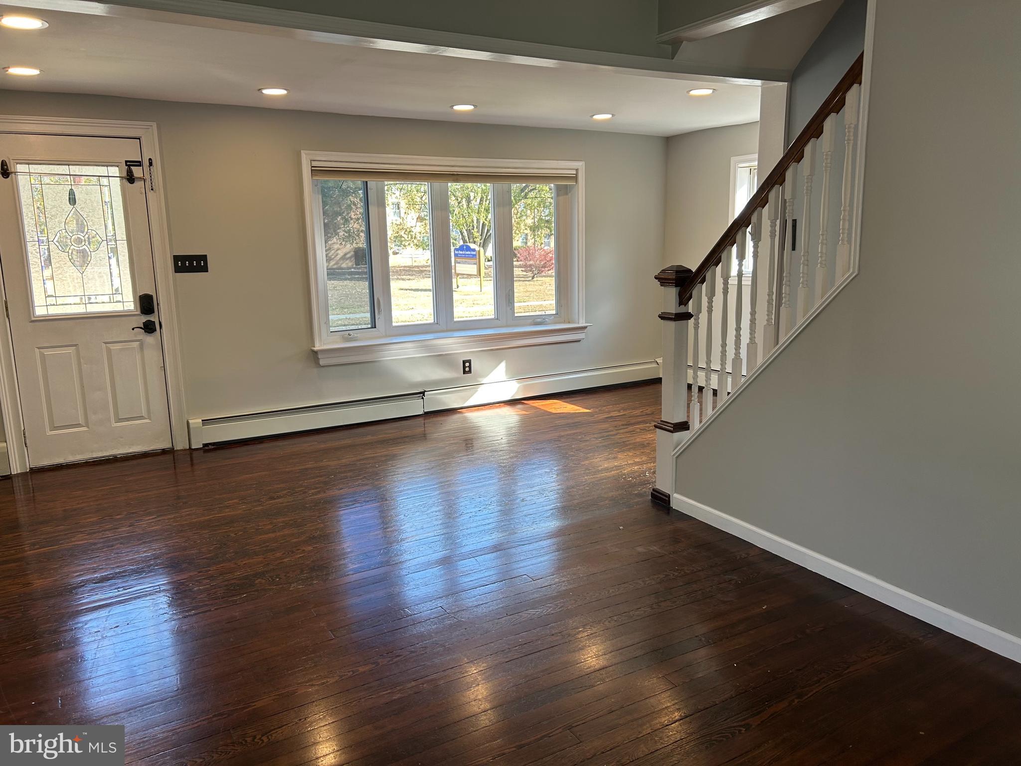 1027 FAIRVIEW RD