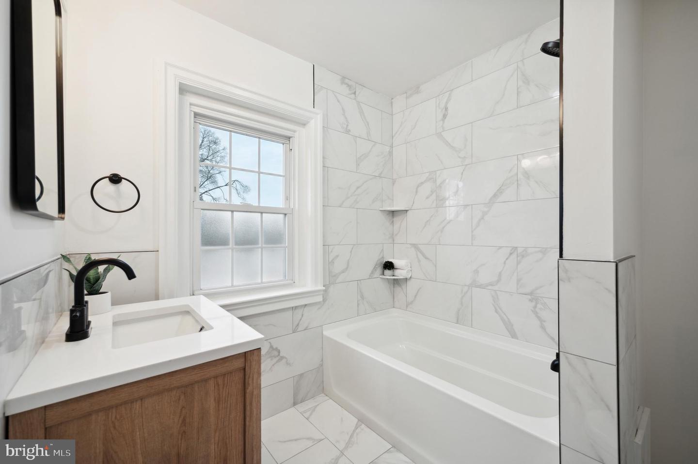 156 Edgemont Ave