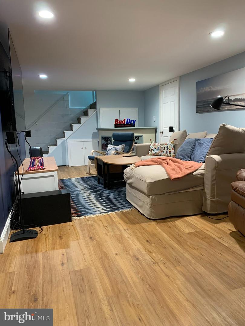 29 Brookside Rd