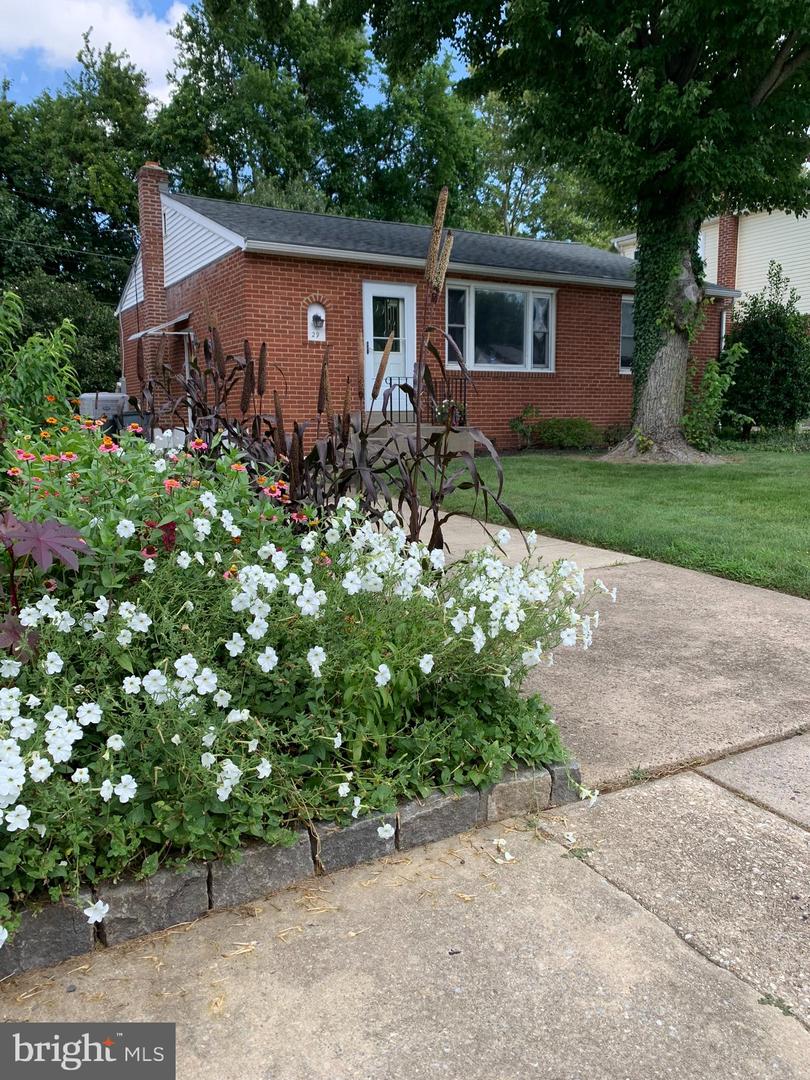 29 Brookside Rd