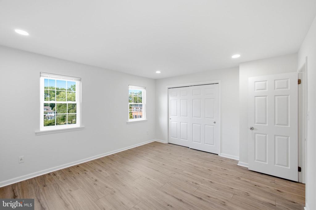 1006 YORK ROAD Unit: L2