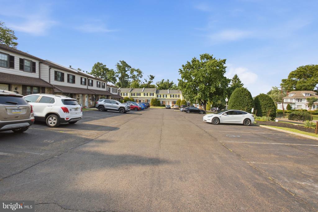 1006 YORK ROAD Unit: L2