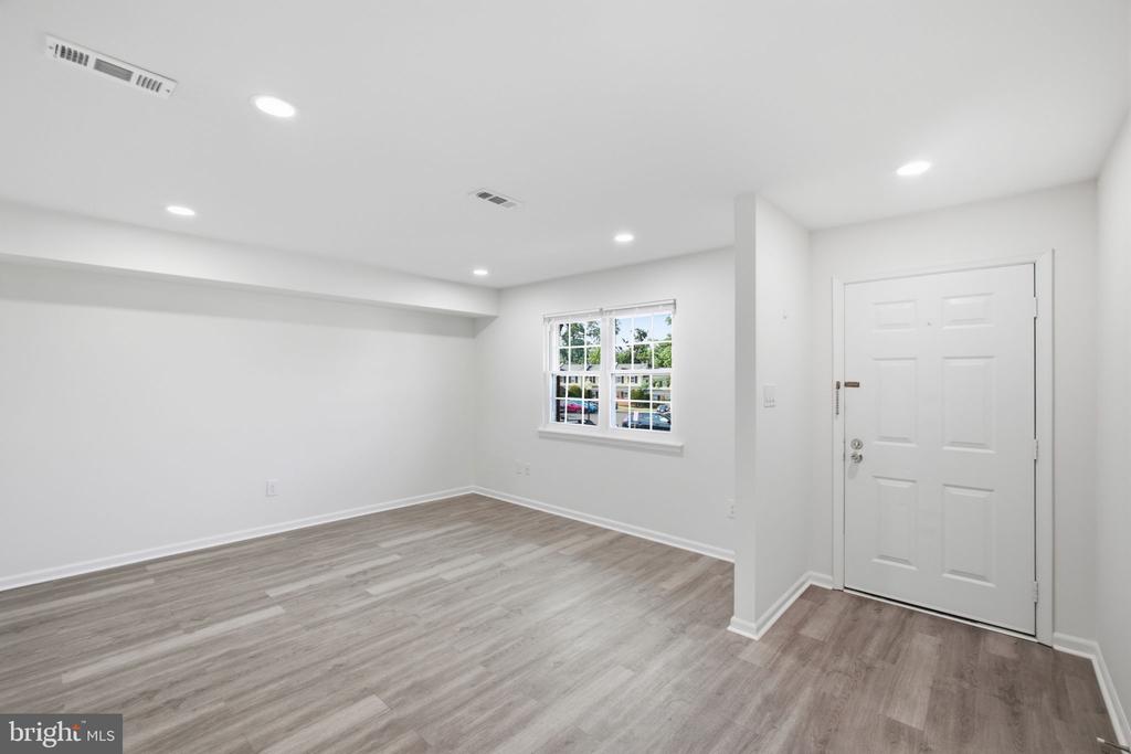 1006 YORK ROAD Unit: L2