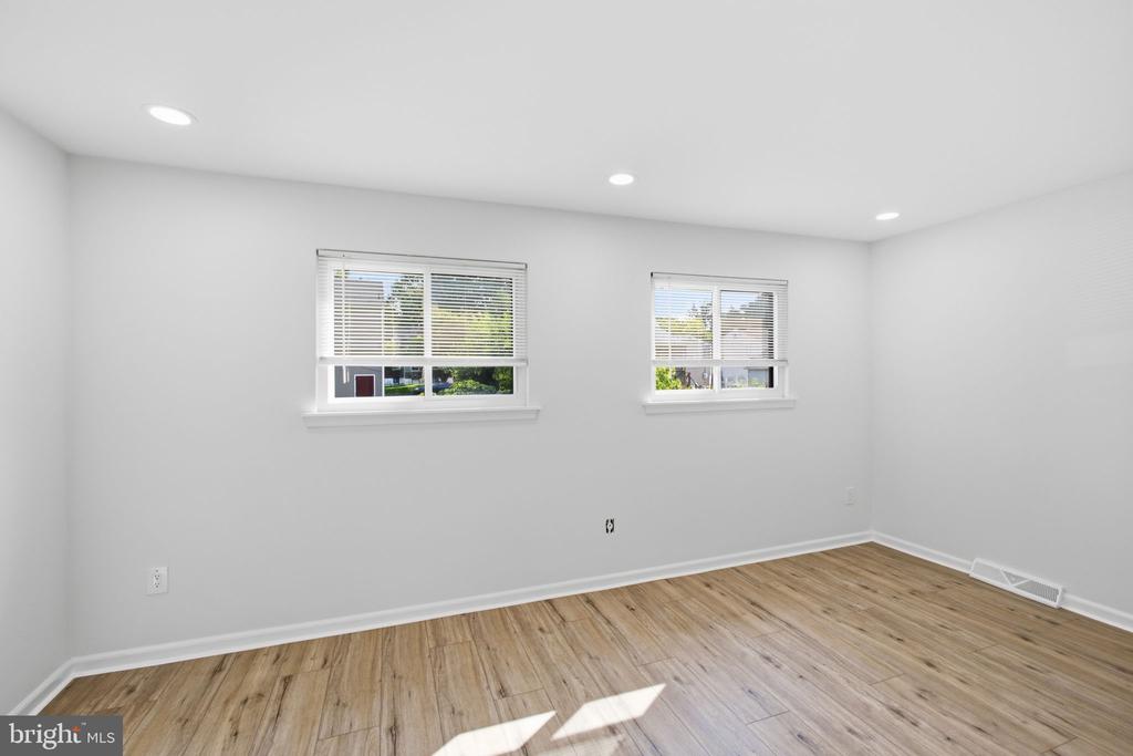 1006 YORK ROAD Unit: L2