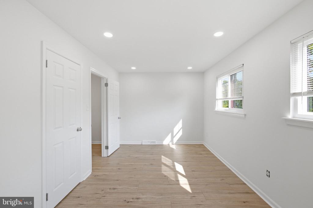 1006 YORK ROAD Unit: L2
