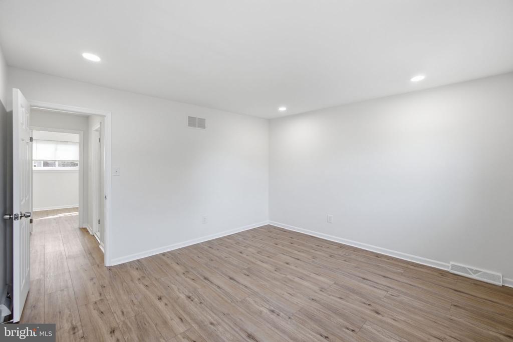 1006 YORK ROAD Unit: L2