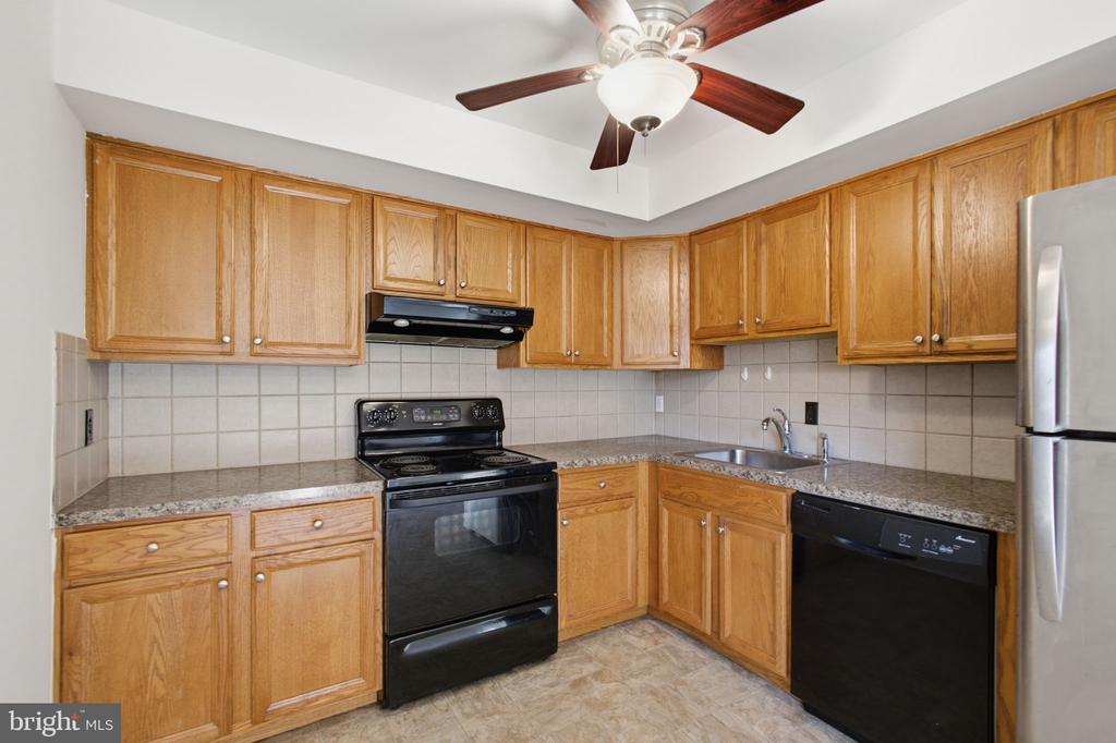1006 YORK ROAD Unit: L2