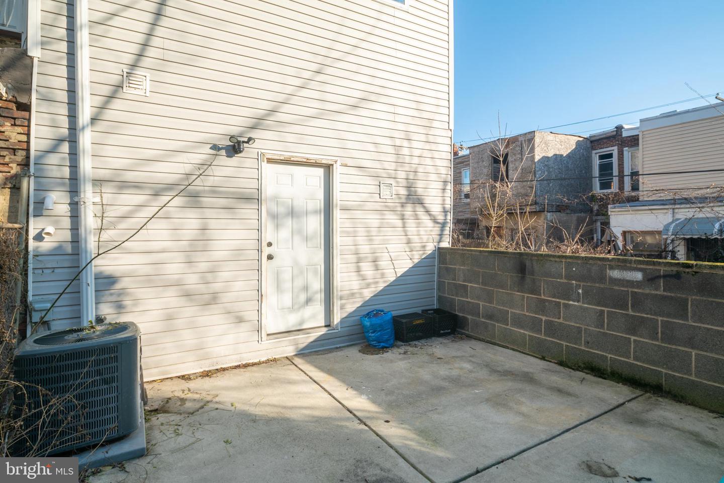 2512 W Sergeant St