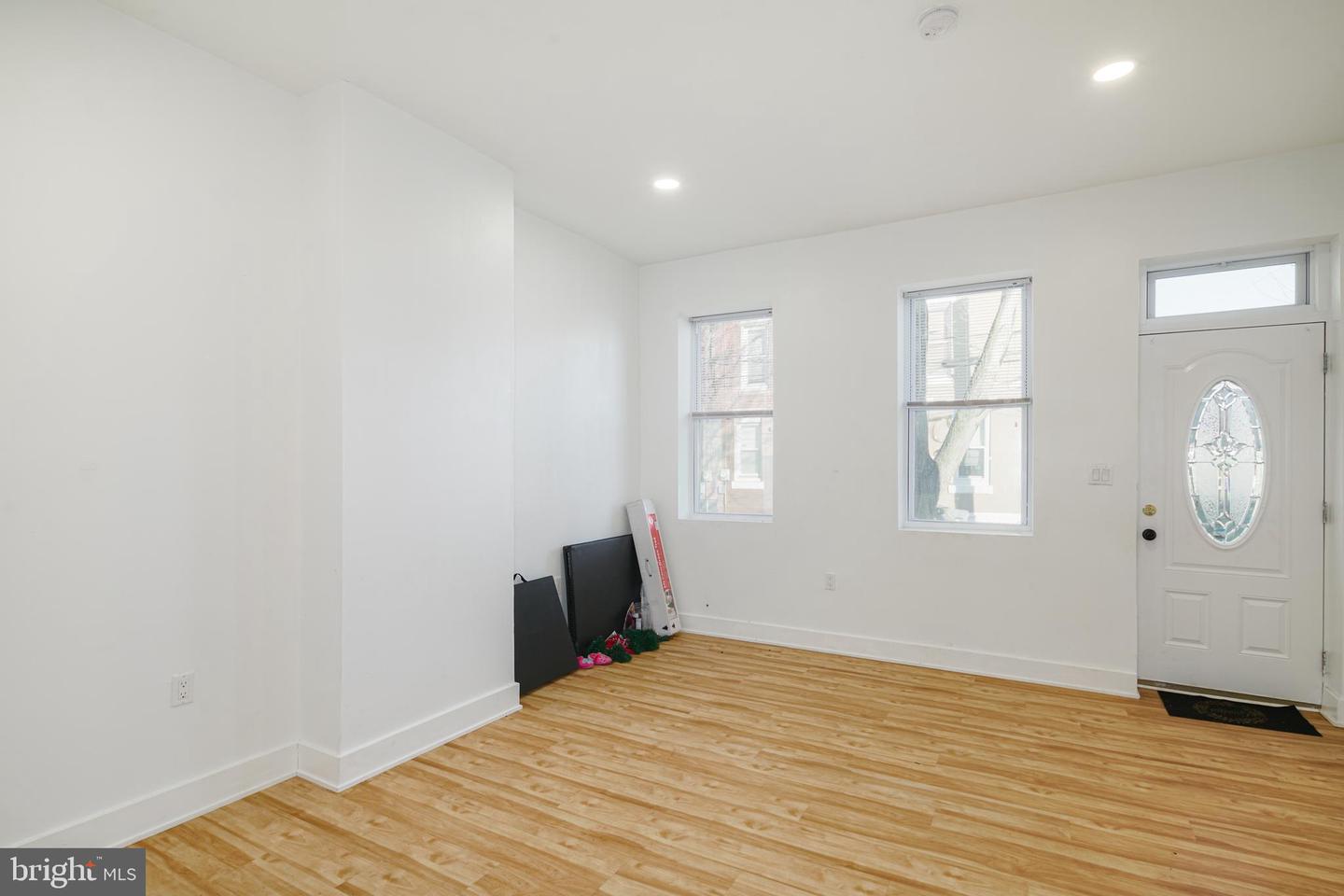 2512 W Sergeant St