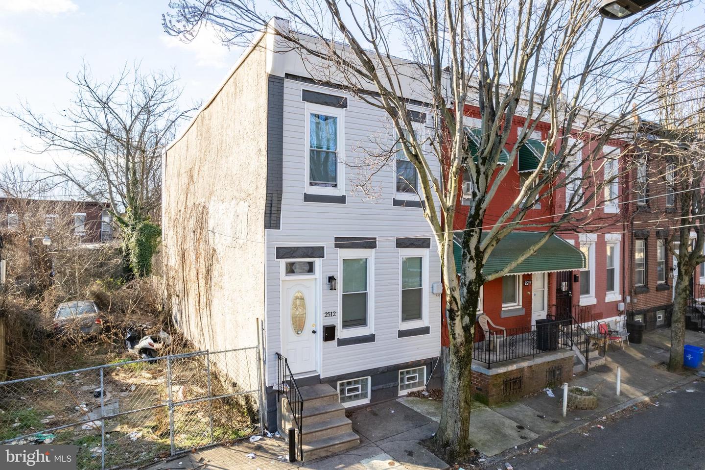 2512 W Sergeant St