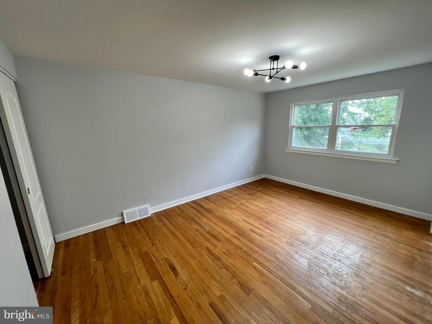 12718 Hollins Rd