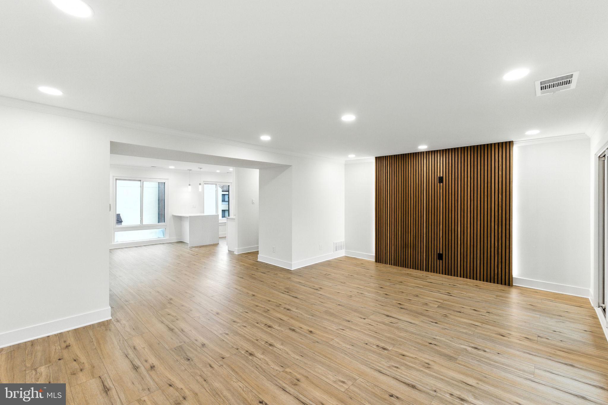 5008 N CONVENT LANE 276