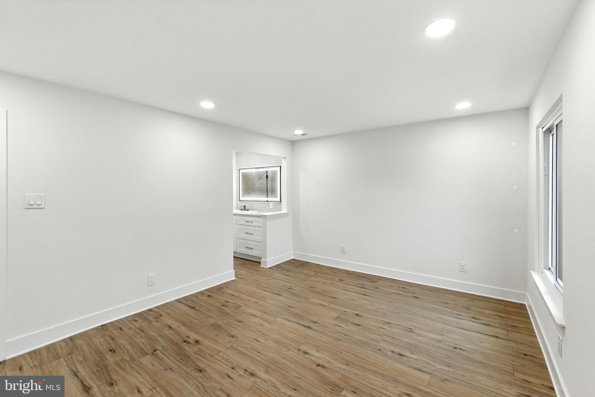 5008 N CONVENT LANE 276