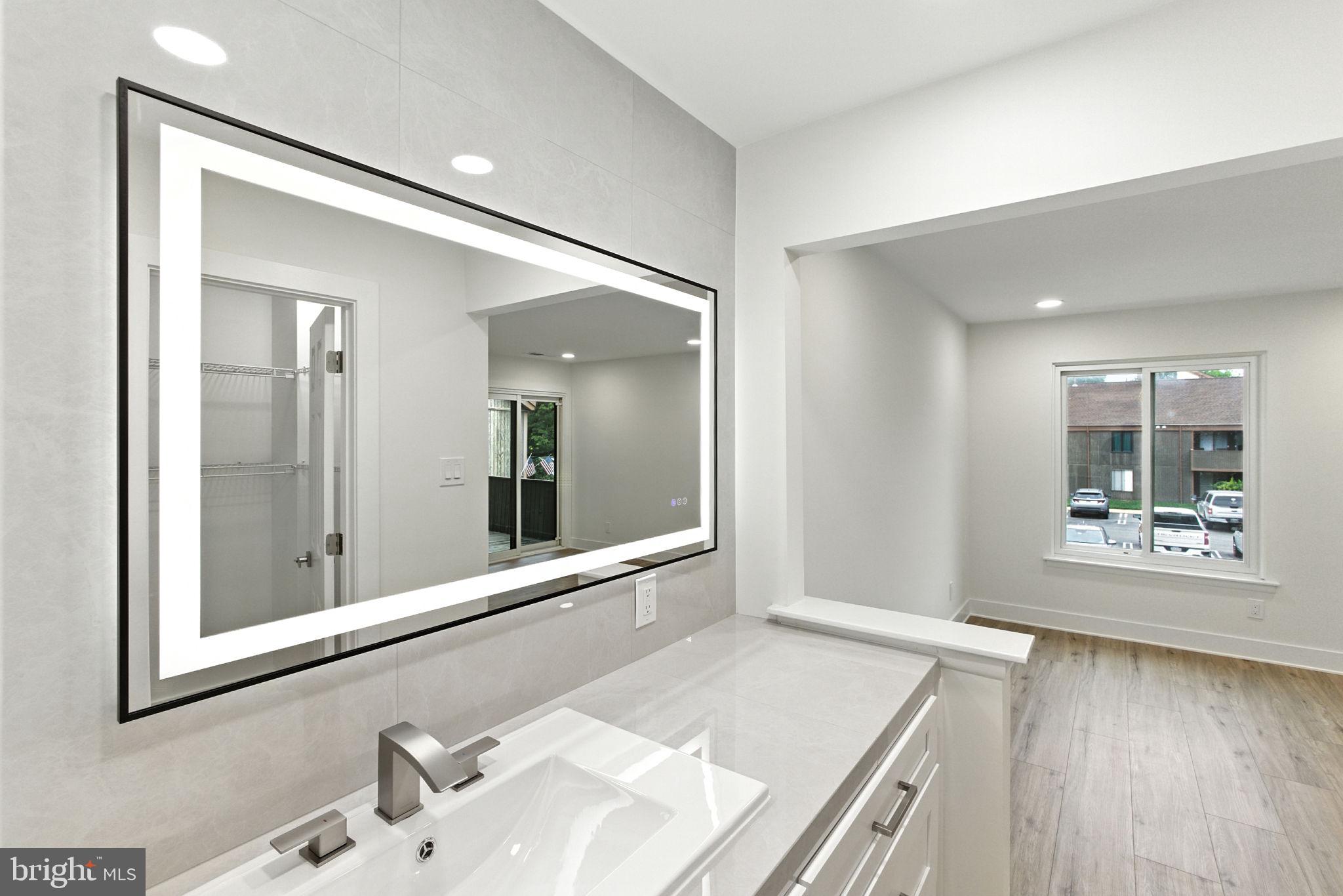 5008 N CONVENT LANE 276