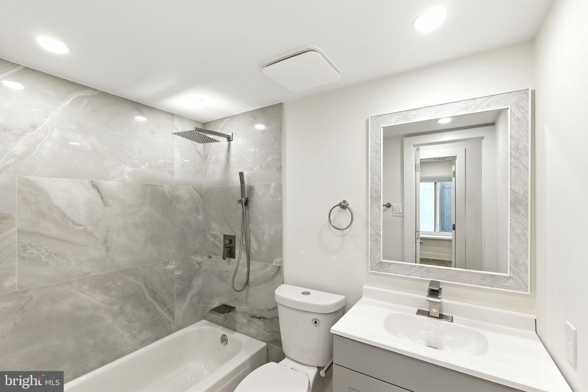 5008 N CONVENT LANE 276