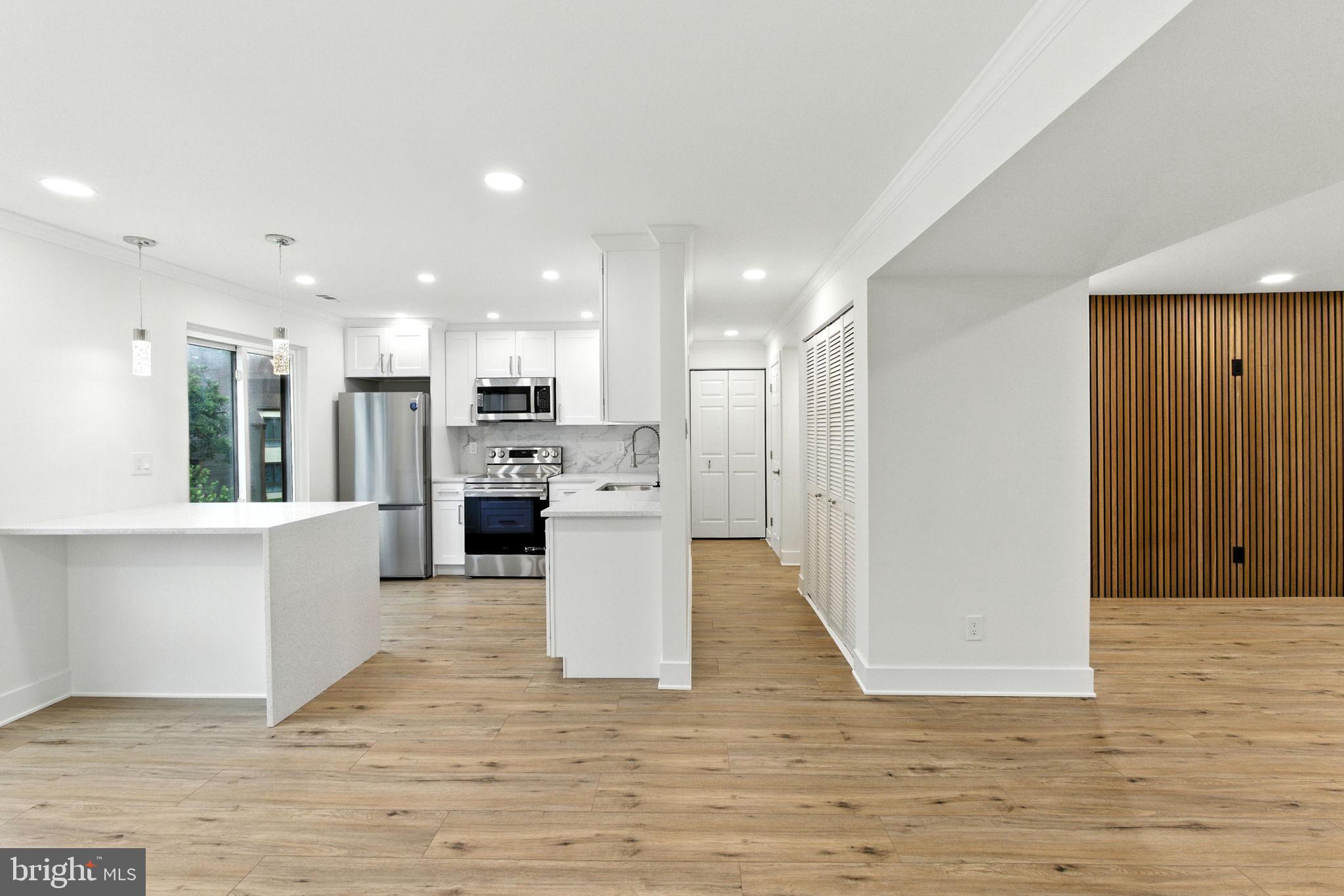 5008 N CONVENT LANE 276