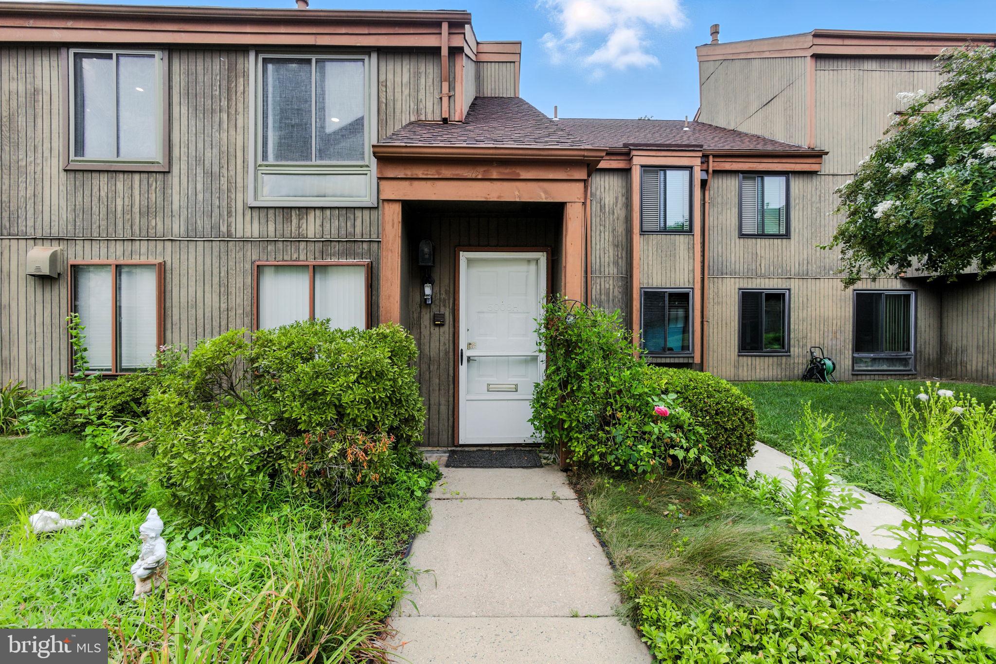 5008 N CONVENT LANE 276