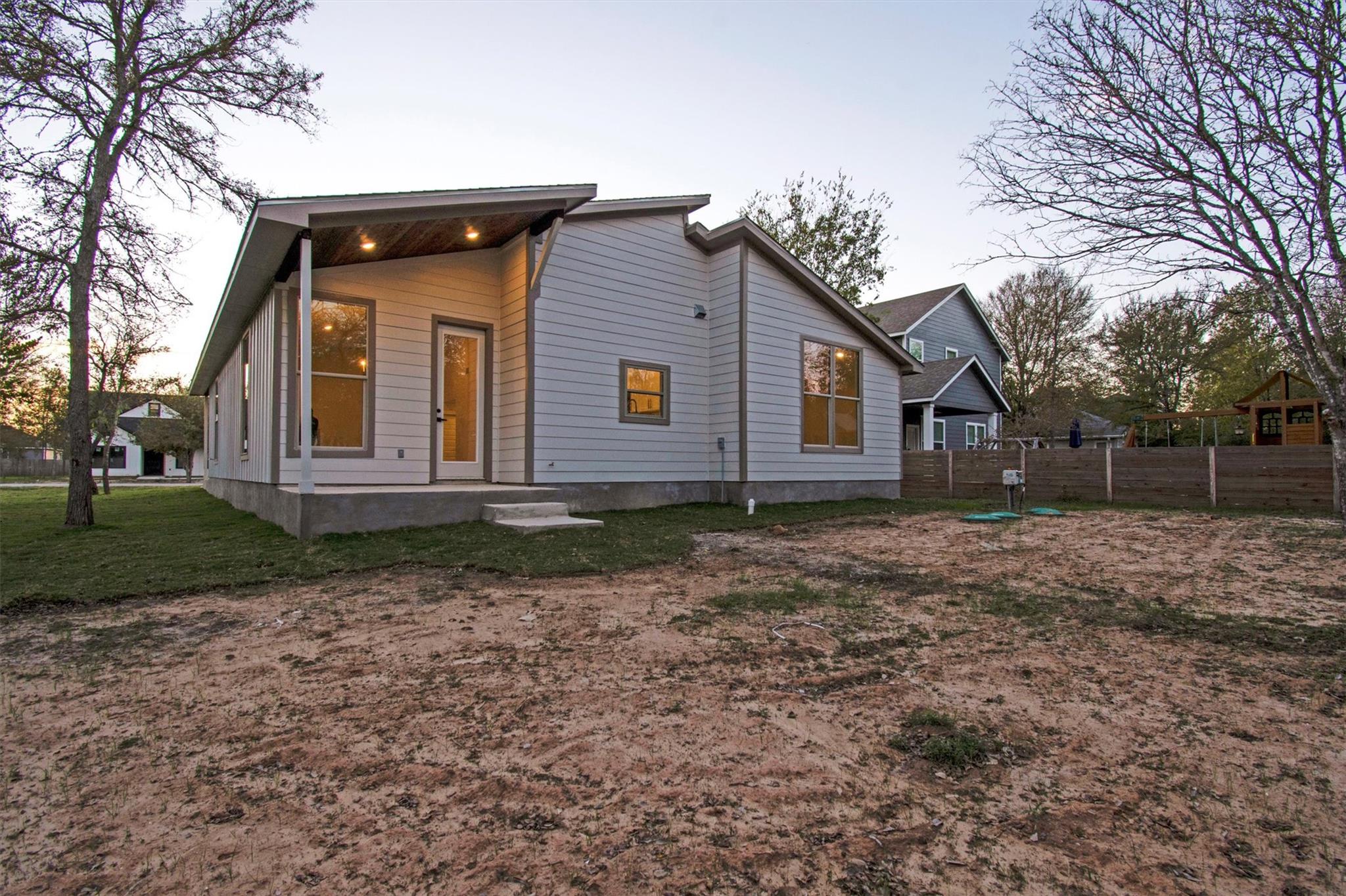 346 Nene LN