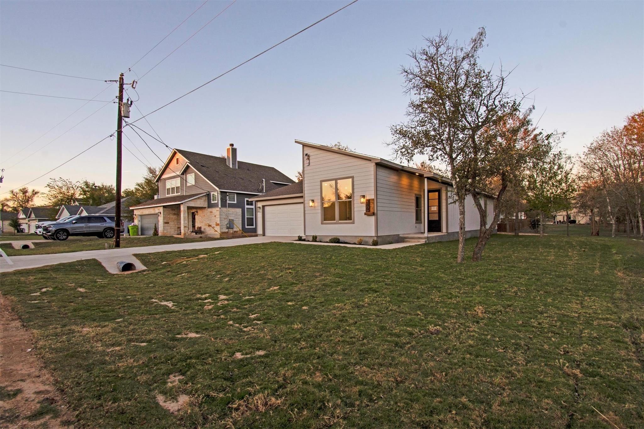 346 Nene LN