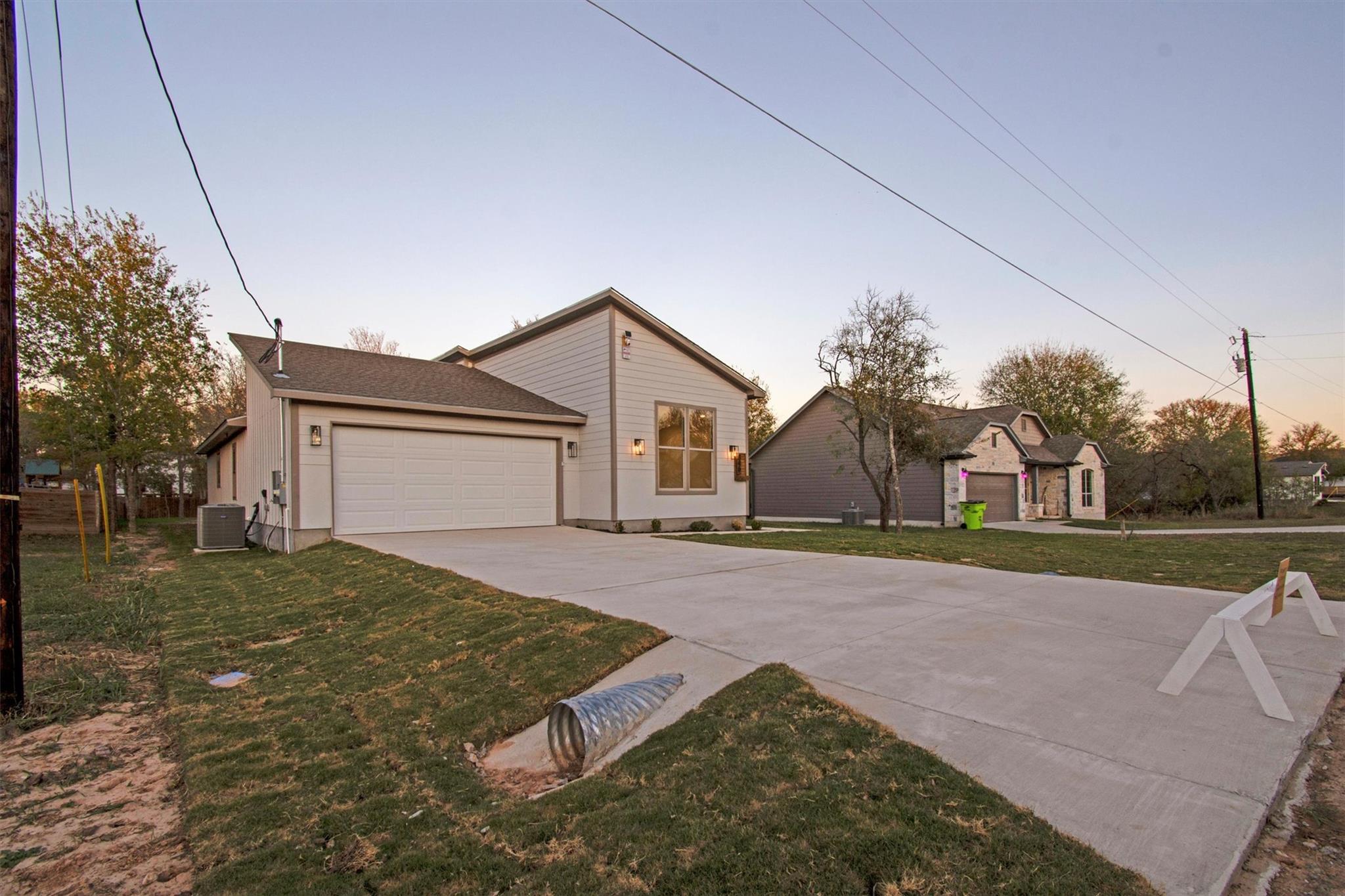 346 Nene LN