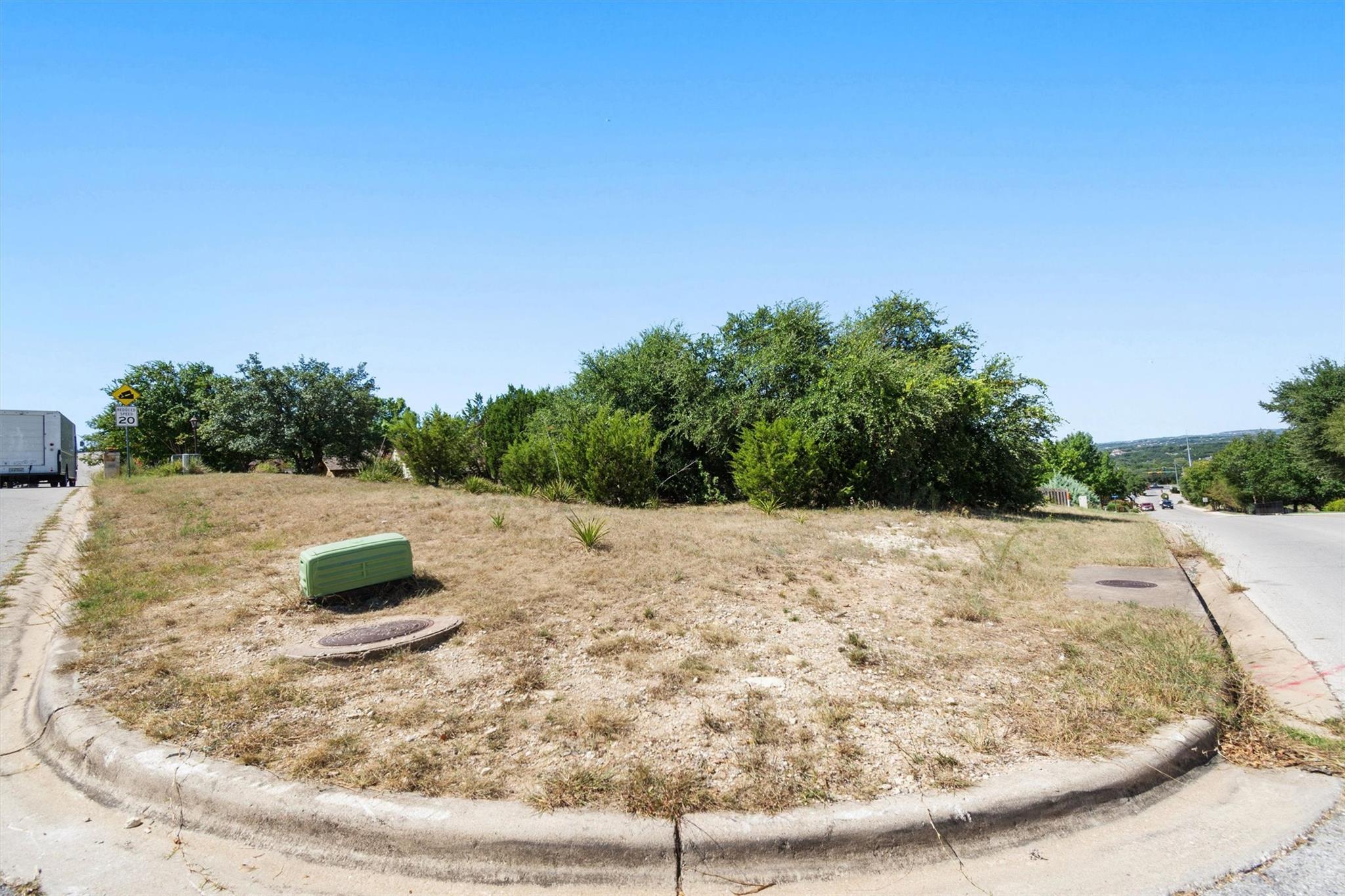 15225 Dave DR
