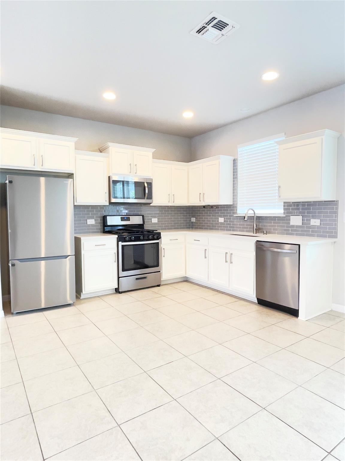 363 Eagle Brook LN