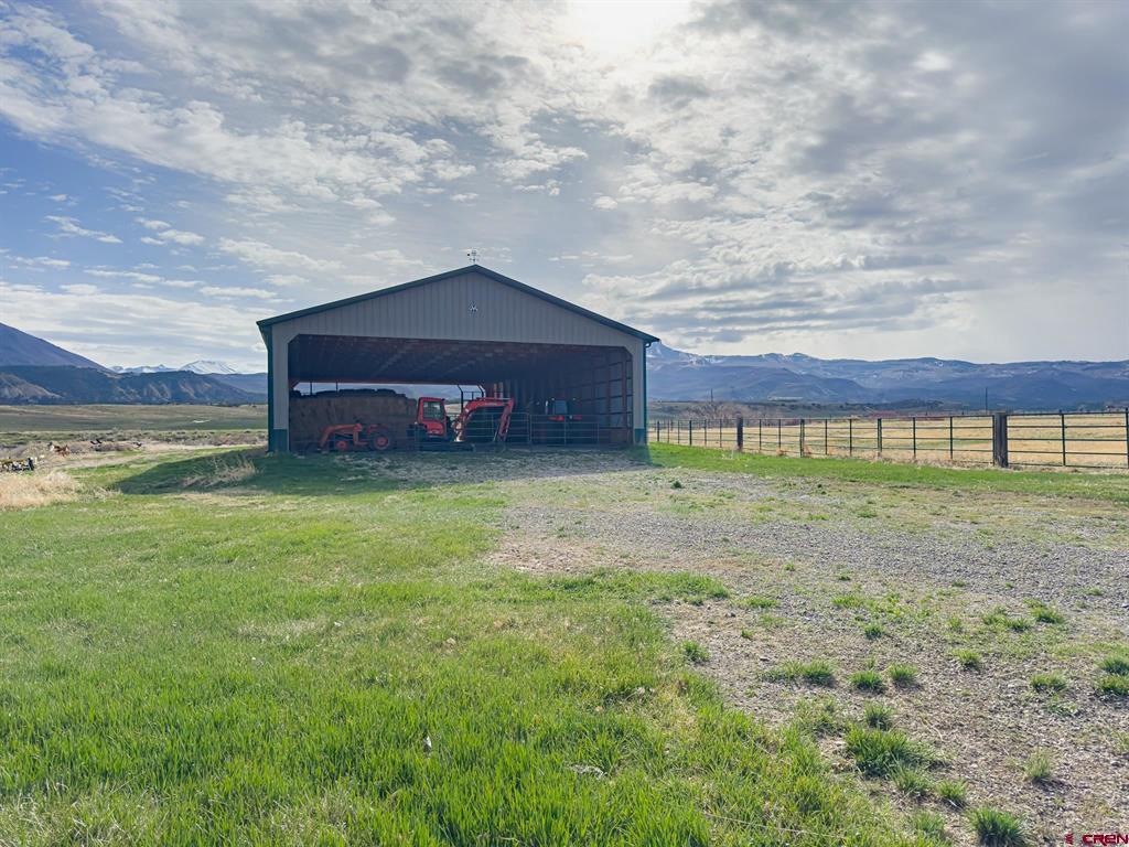 1071 Black Canyon Road