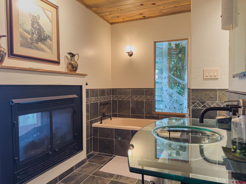 1071 Black Canyon Road