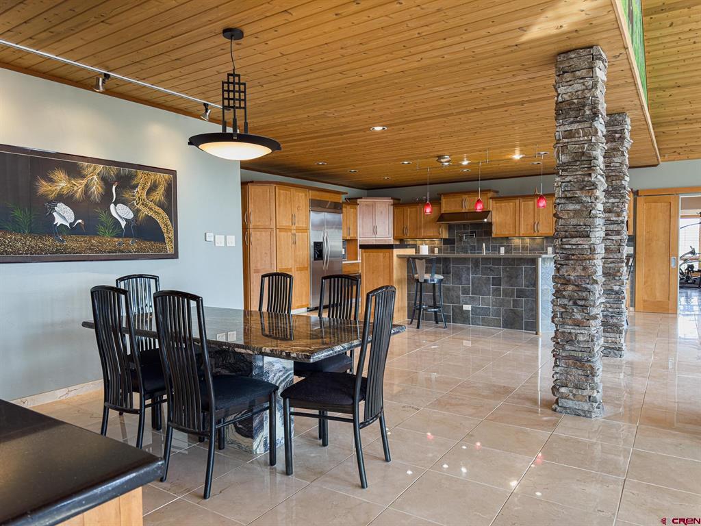 1071 Black Canyon Road