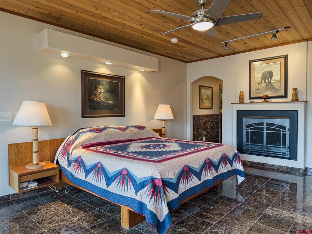 1071 Black Canyon Road