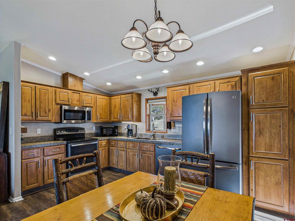 21578 Highway 65