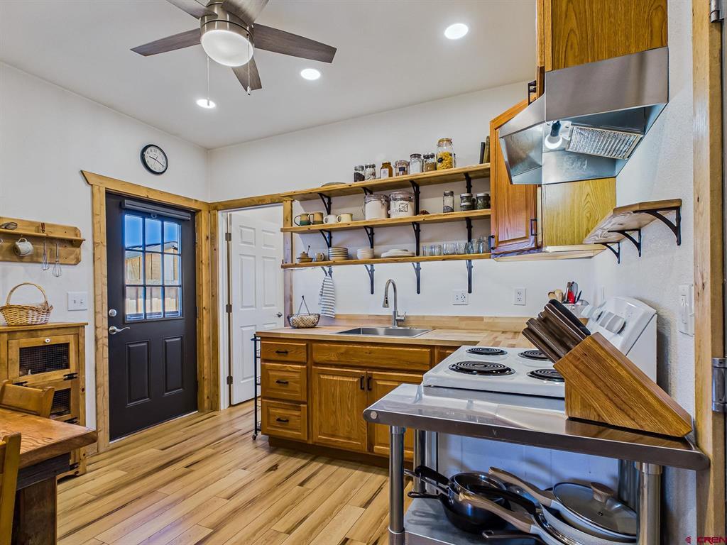75707 B76 Road