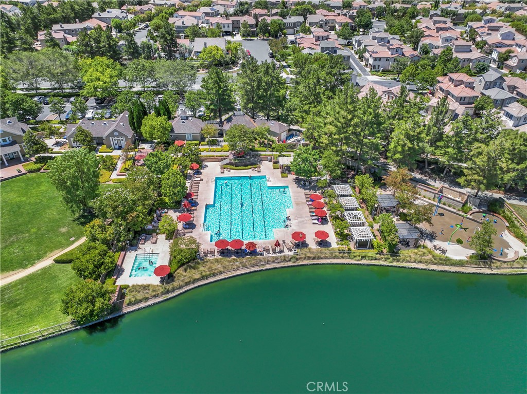 28549 Oakhurst Way