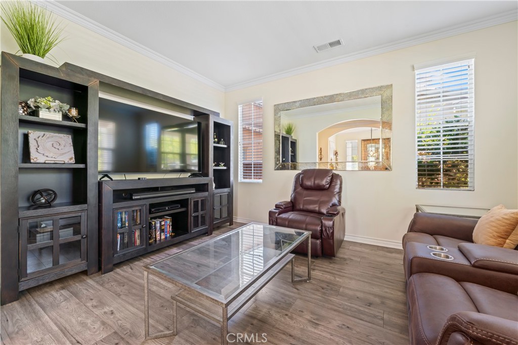 28549 Oakhurst Way