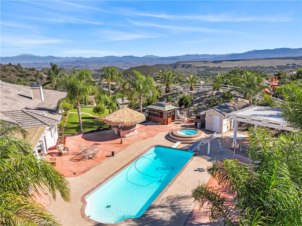 35751 Avenida La Cresta