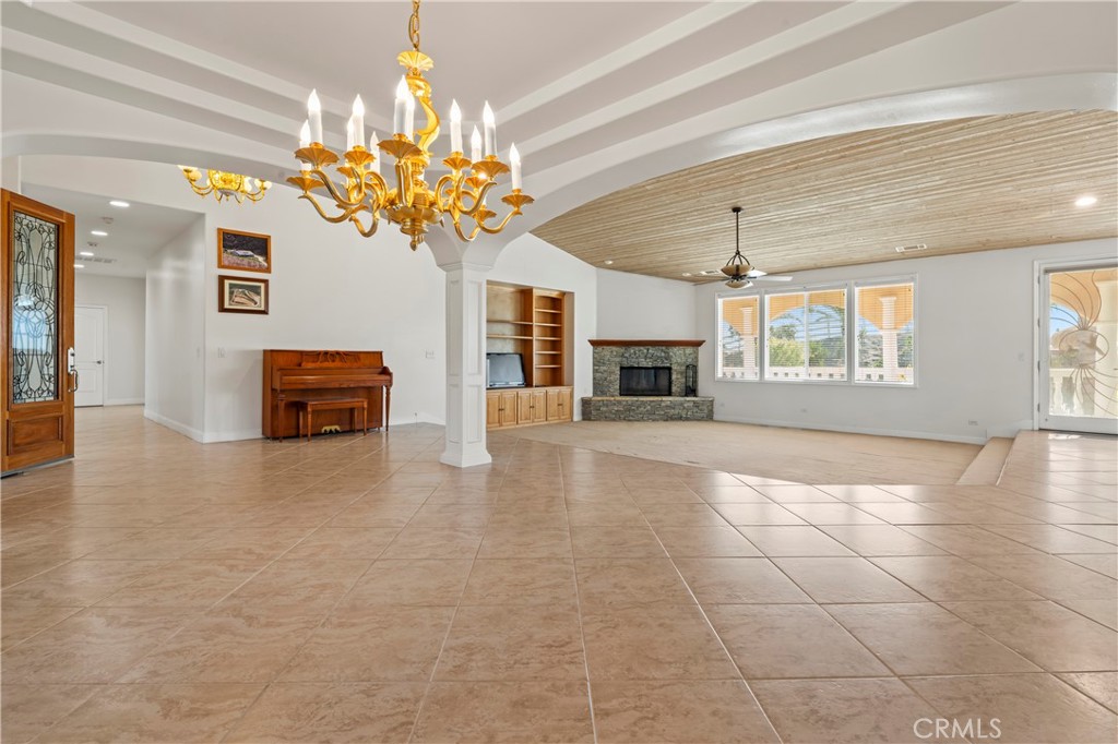 35751 Avenida La Cresta