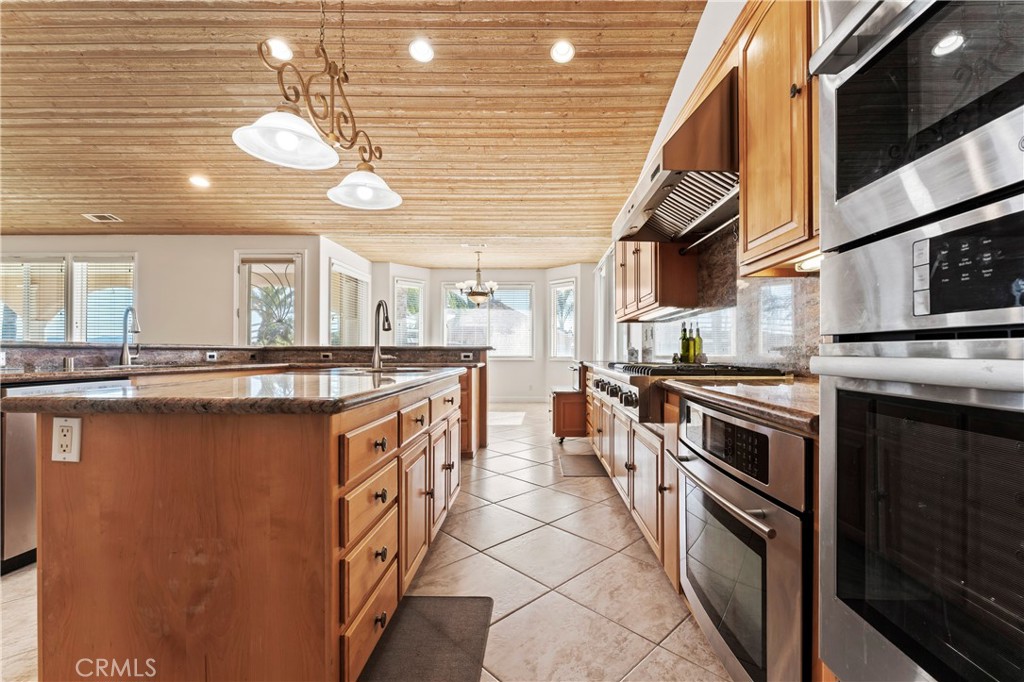 35751 Avenida La Cresta