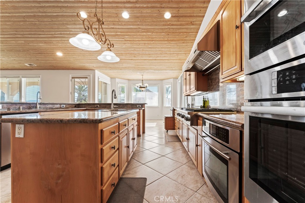 35751 Avenida La Cresta