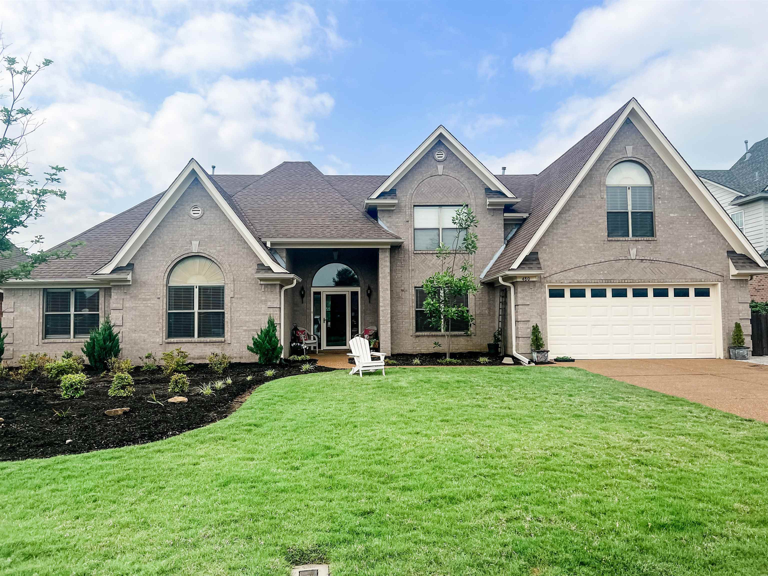480 LEWIS FAIRWAY DR