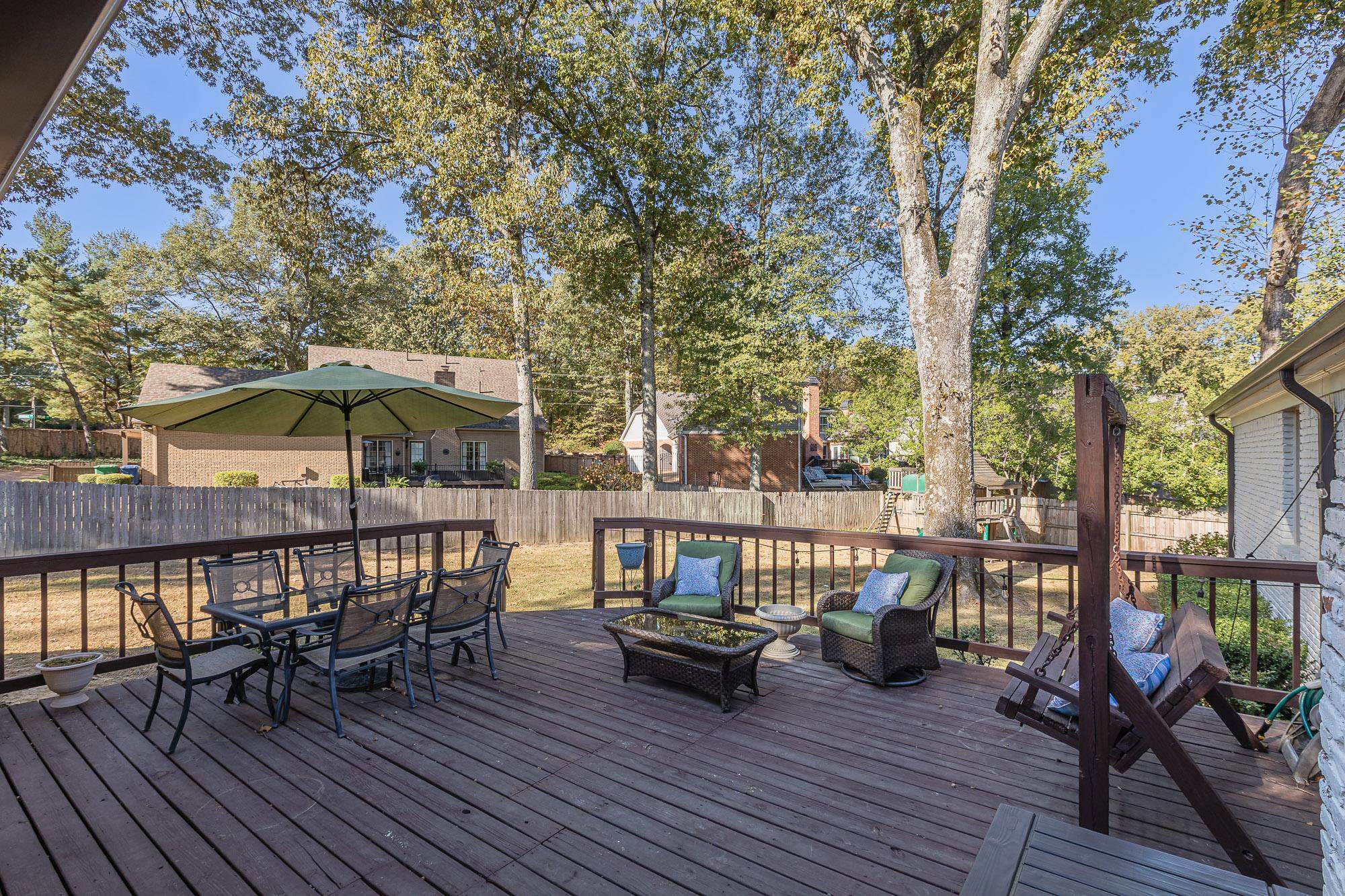 1907 ELMHURST DR