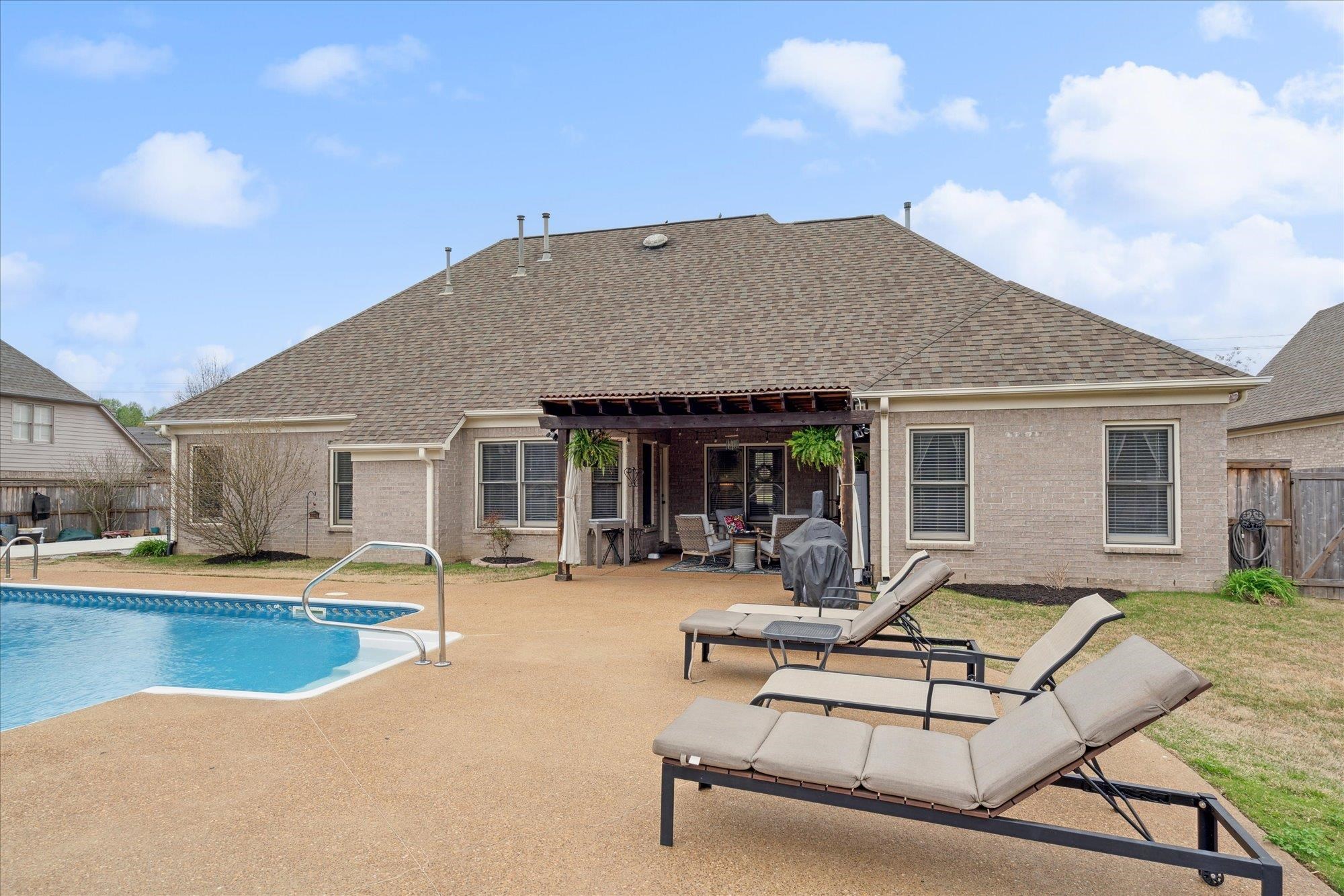 12151 CHAPEL MEADOW LN