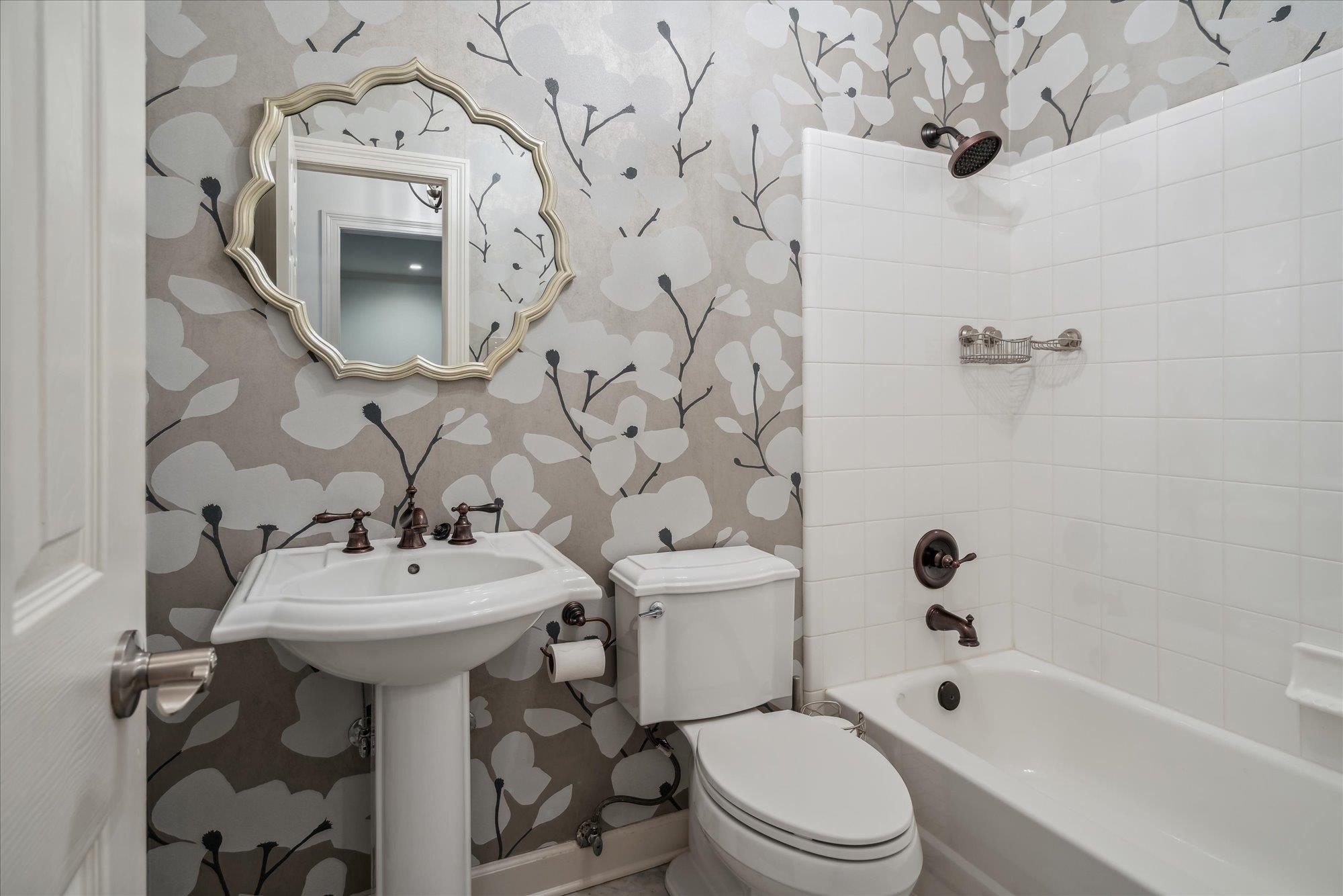 514 LINDSEYWOOD CV