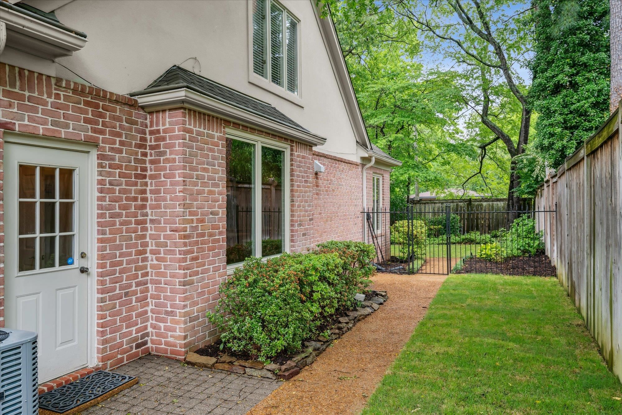514 LINDSEYWOOD CV