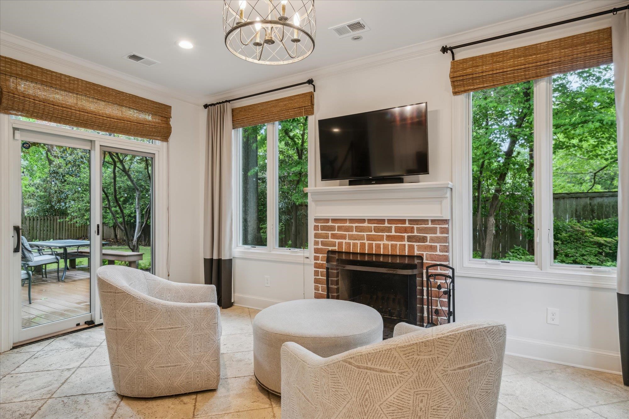 514 LINDSEYWOOD CV
