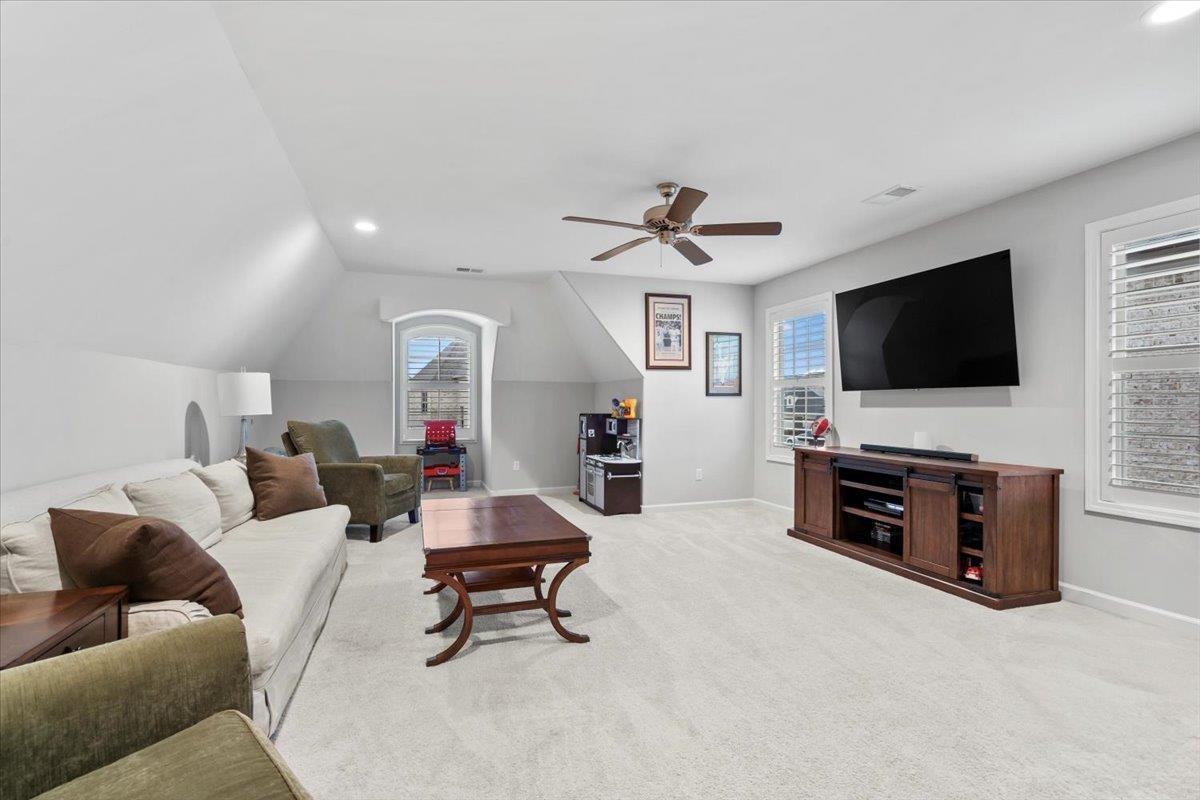 10429 EMMAS CIR S