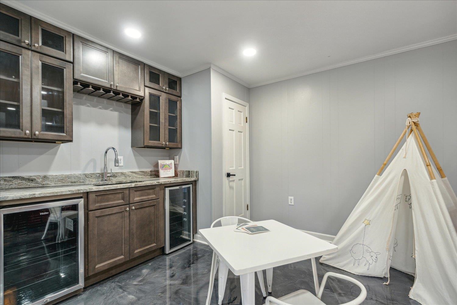 9568 ELM POINT CV