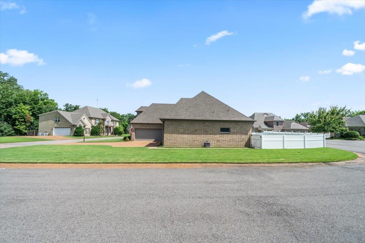 5060 VONELL WAY